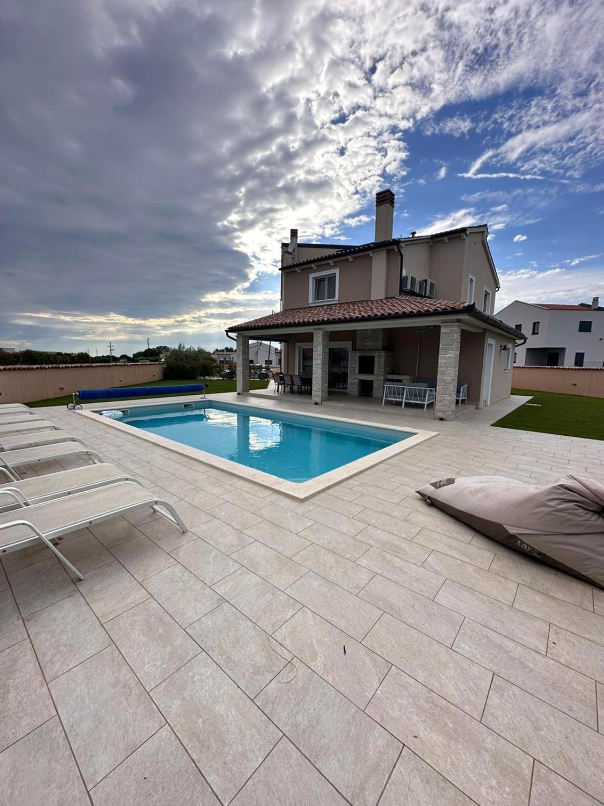 Magica Villa *